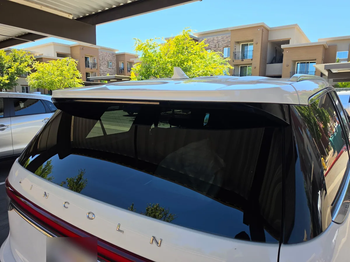 New back glass installed on a 2020 Lincoln Aviator by Very Smooth Auto Glass